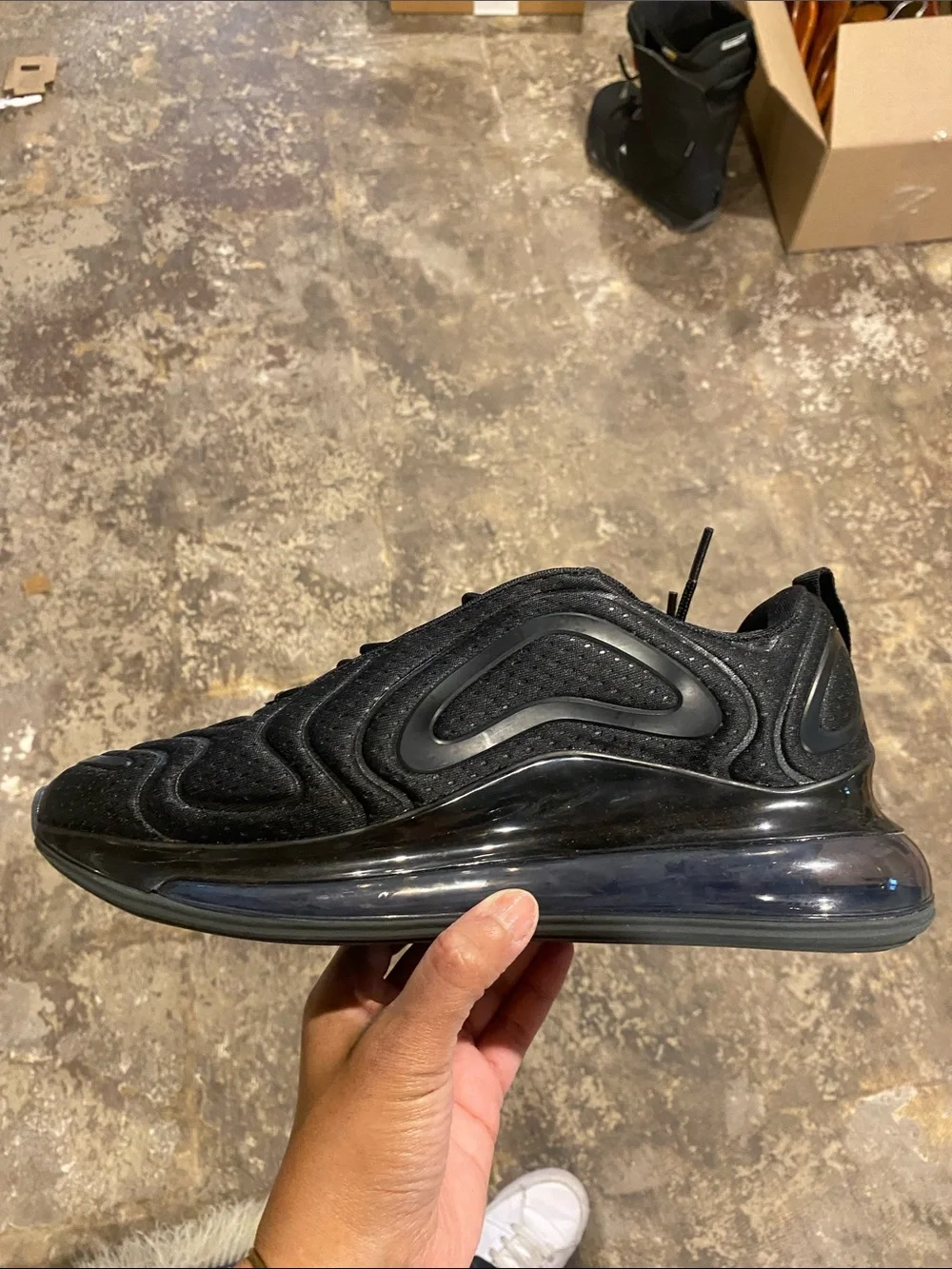 Nike Men's Black Air Max 720 Sneakers